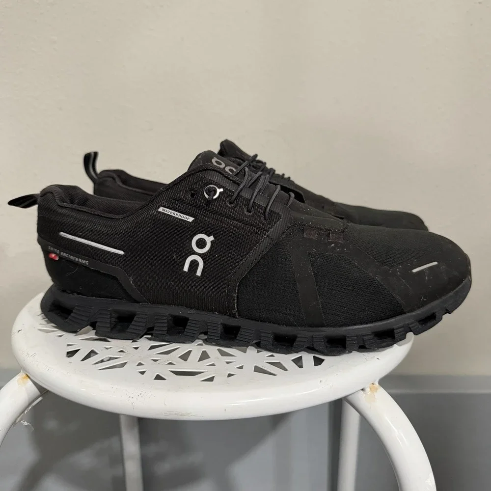 ON Cloud 5 Waterproof All Black Mens Size 9